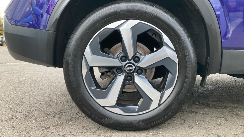 Nissan Qashqai 1.3 DiG-T MH N-Connecta 5dr Petrol Hatchback